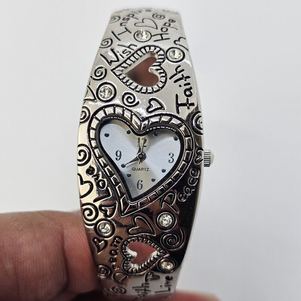Women's Hearts Cuff Bracelet Watch 24MM Gray Dail Bracelet 5.5"New Battery